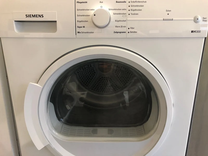 Trockner Siemens iQ300 Kondensationstrockner 7 kg