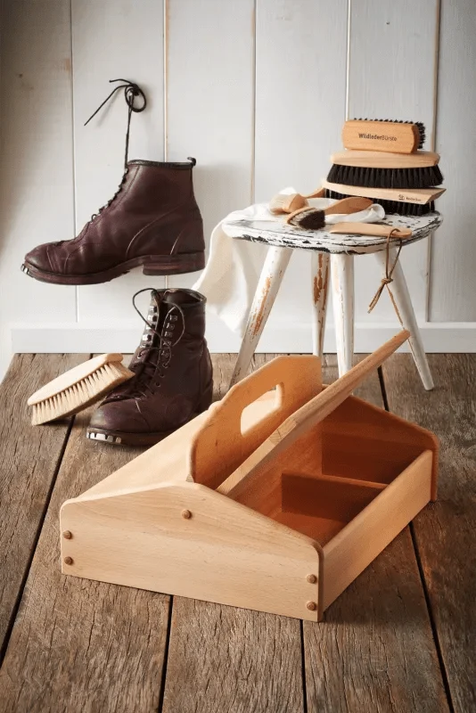 Schuhputzkiste mit Unterteilung
