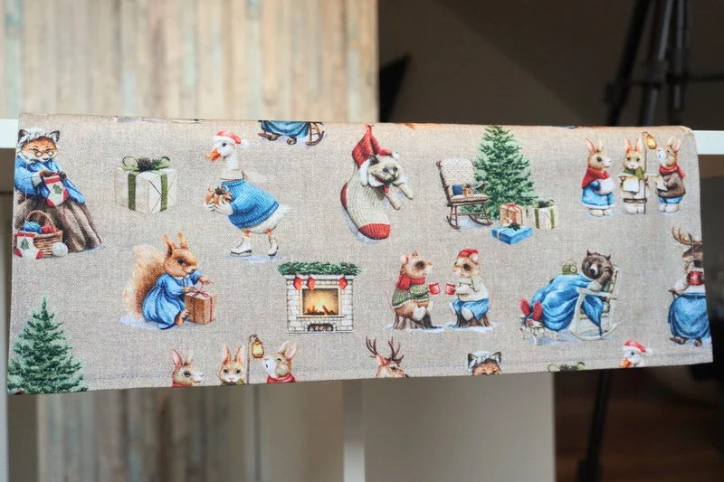 Feiertag-Tischdecke und Tischläufer mit Märchenmotive - Oeko-Tex 100