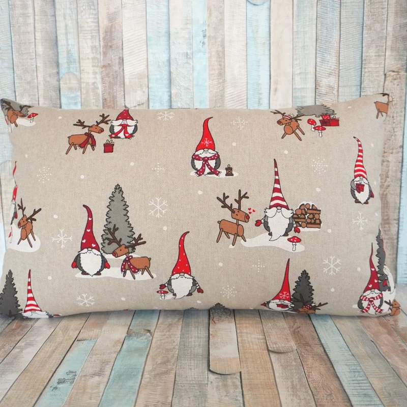 Weihnachtlicher Sofa-Kissenbezug mit Rentier- und Wichtelmotiven