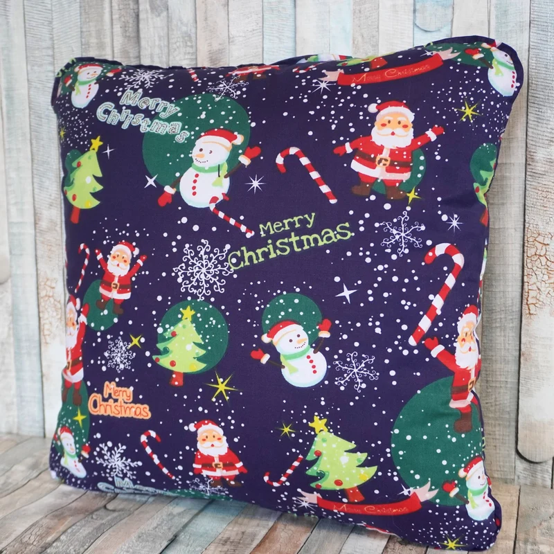 Weihnachtlicher Sofa-Kissenbezug mit Rentier- und Wichtelmotiven