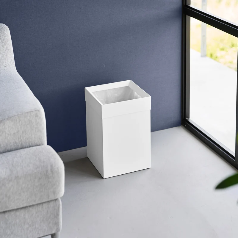 Short Trash Can