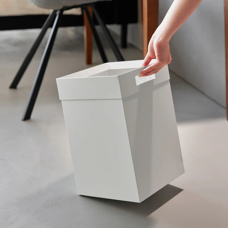 Short Trash Can