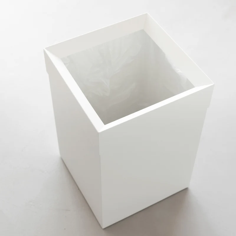 Short Trash Can