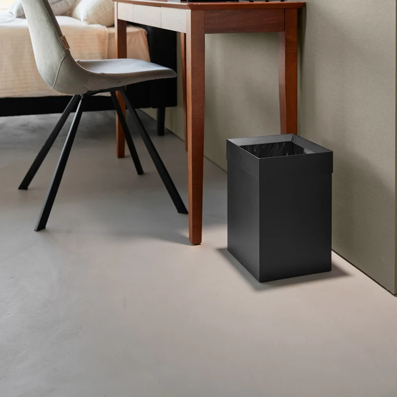 Short Trash Can