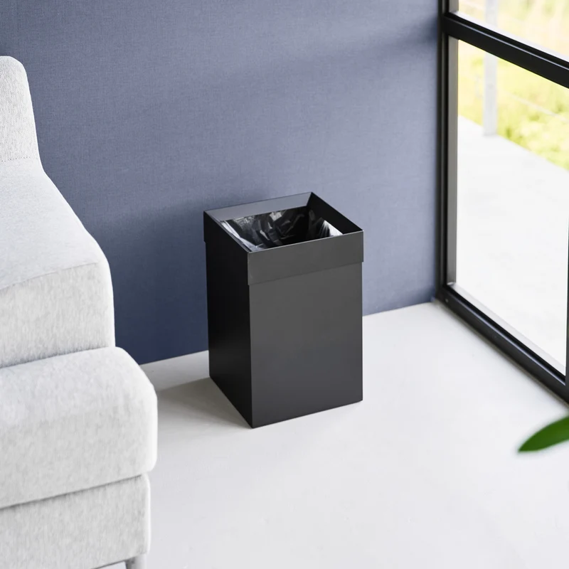 Short Trash Can