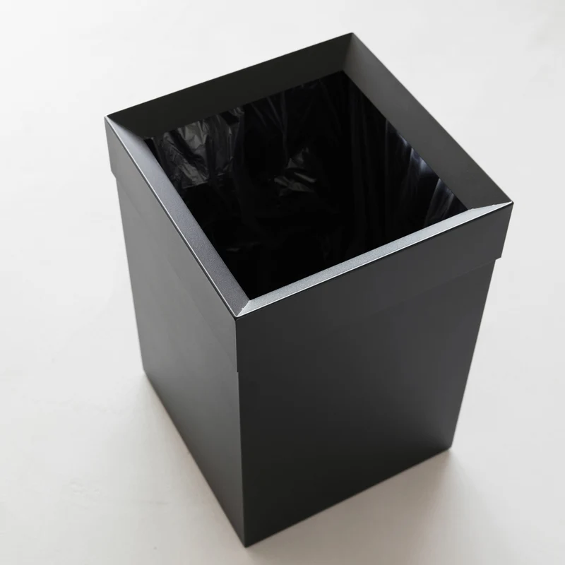 Short Trash Can