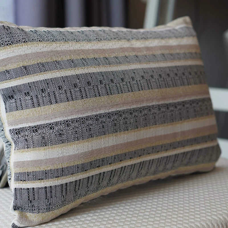 Sofa Kissen-Bezug / Sofakissenhülle mit Streifen und glitzernden Goldfäden