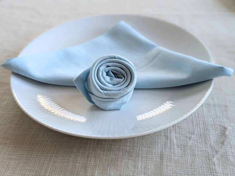 Leinen Stoffserviette mit breiten Rändern