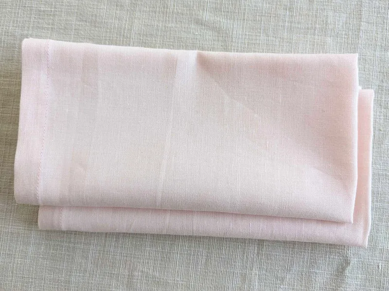 Leinen Stoffserviette mit breiten Rändern