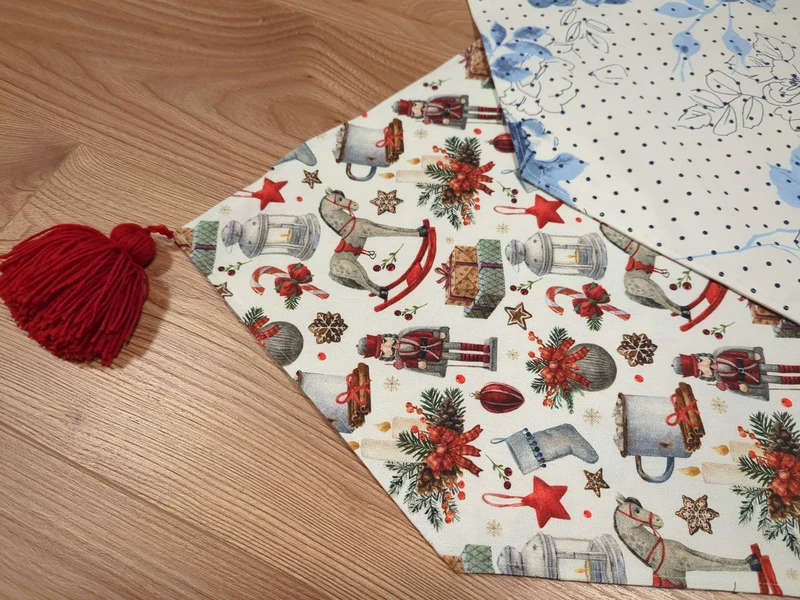 Tischläufer mit Quasten, zwei Seiten - Weihnachtliches und Blumen Motiv