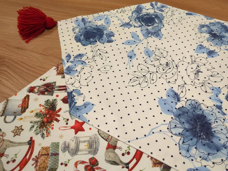 Tischläufer mit Quasten, zwei Seiten - Weihnachtliches und Blumen Motiv