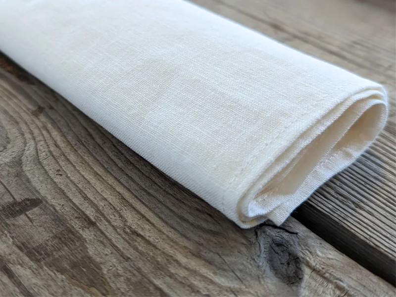 Weiße Leinen Serviette in 42x42 cm, 100% Leinenstoff