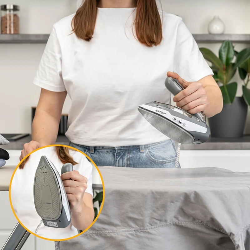 Reisebügeleisen 70 ml, klappbarer Griff, Keramikbügelsohle