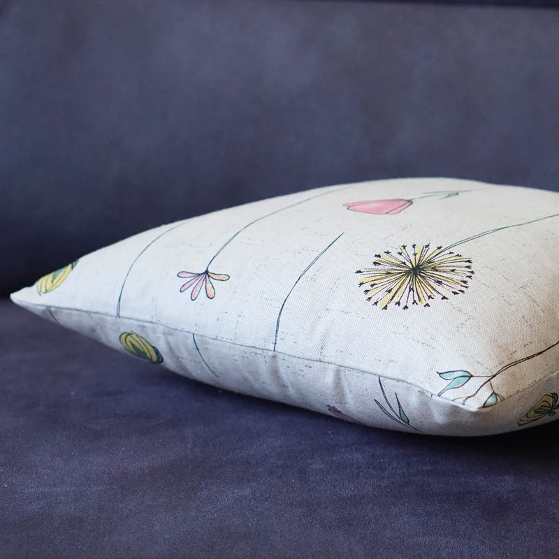 Blumen Kissenhülle, Sofakissen Bezug - Ein Blumenfeld für das Sofa