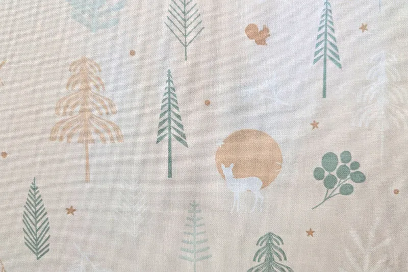 Festliche Tischdecke, Läufer mit Waldtieren im kalten Wald