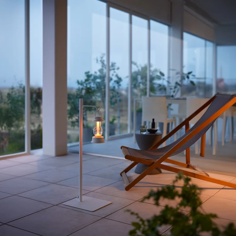 Adjustable Lantern Stand