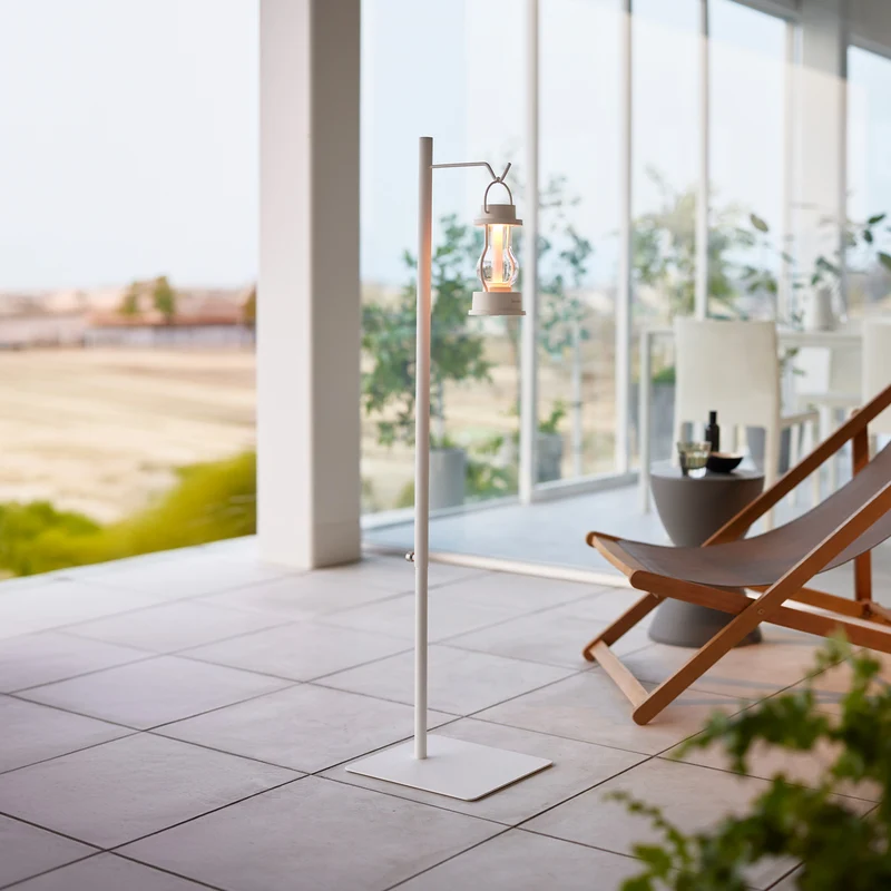 Adjustable Lantern Stand
