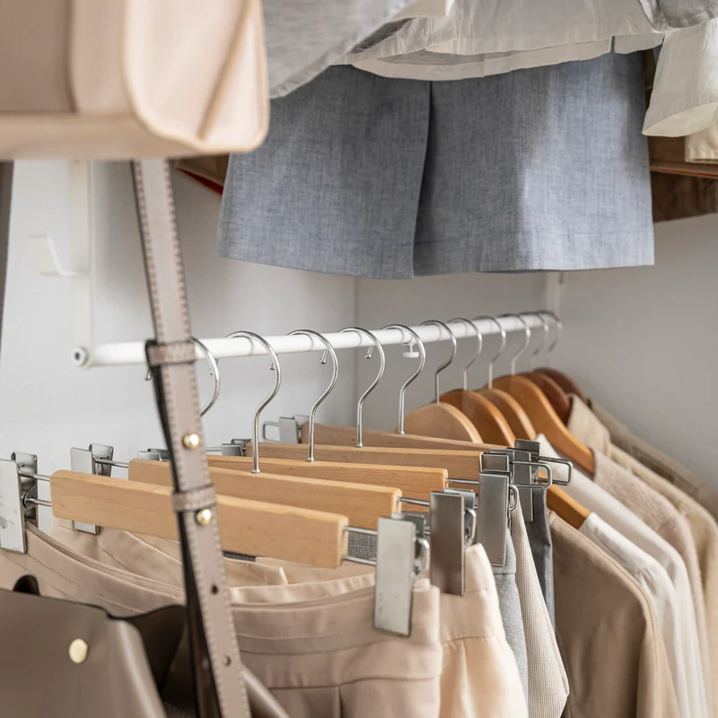 2-Tiered Extendable Closet Rack