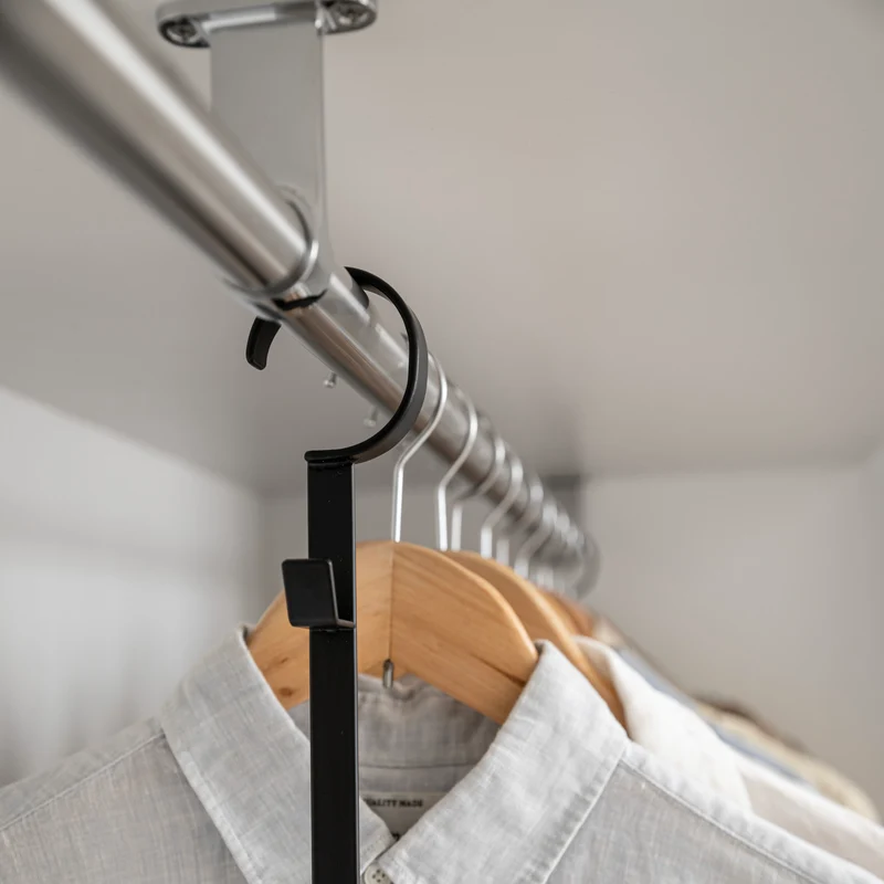 2-Tiered Extendable Closet Rack