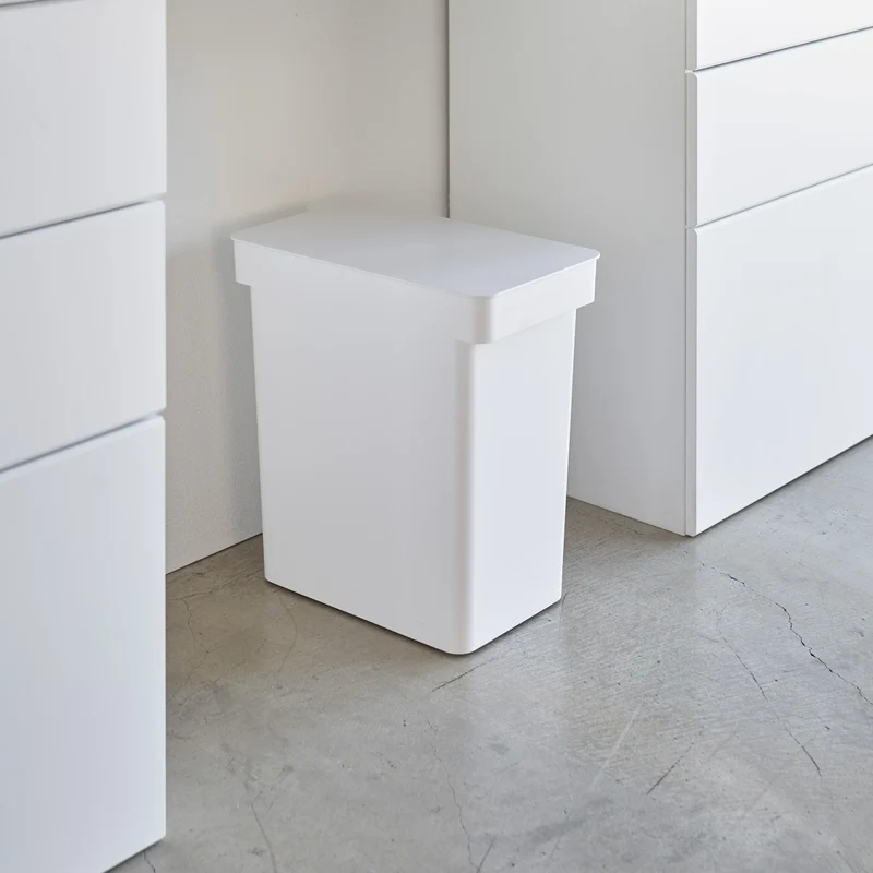 Airtight Trash Can with Casters