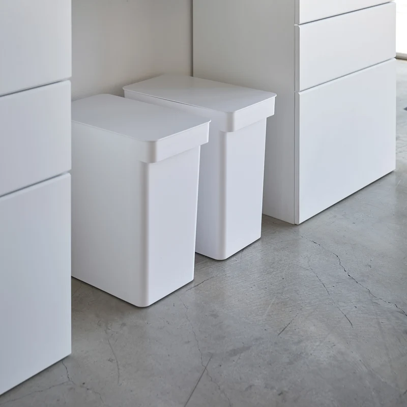 Airtight Trash Can with Casters