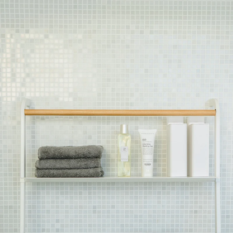 Leaning Ladder with Shelf