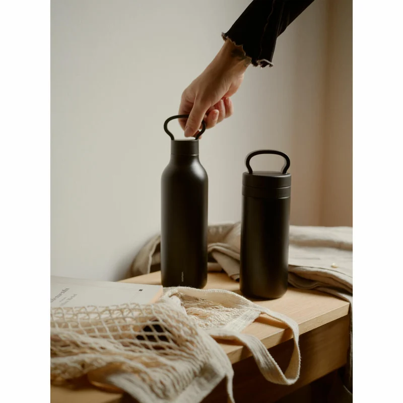 Stelton Isolierflasche Tabi, Edelstahl, Kunststoff, Silikon, Black, 550 ml, 372