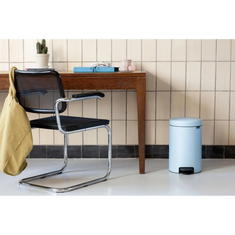 Brabantia Treteimer NewIcon, Abfalleimer, Mülleimer, Abfallbehälter, Stahl, Dreamy Blue, 12 L, 202483