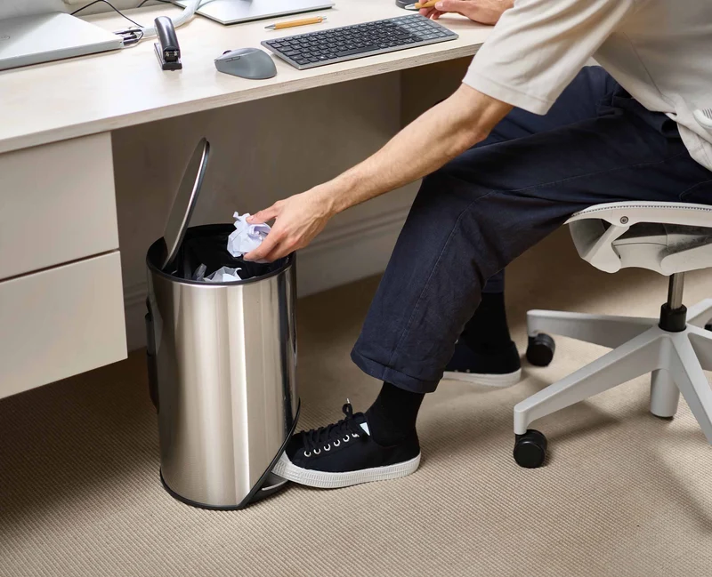 Arc™ 10L Easy-push Edelstahl-Treteimer