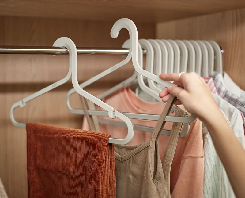 Orderly™ Set mit 5 Kleiderbügeln, ecru