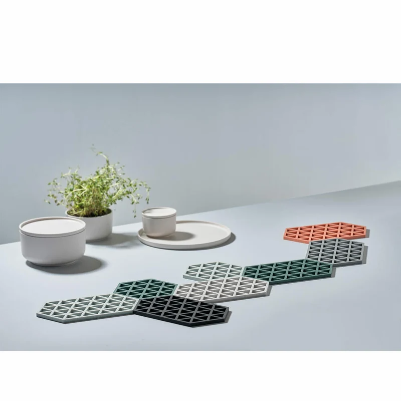 Zone Denmark Untersetzer Triangles, Topfuntersetzer, Pfannenuntersetzer, Silikon, Black, L 24 cm, 330311