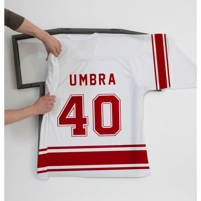 Umbra T-Frame Trikotrahmen, Bilderrahmen, Frame Box, bis Größe XXL, Schwarz, Kunststoff, Mittel, 1013430-040