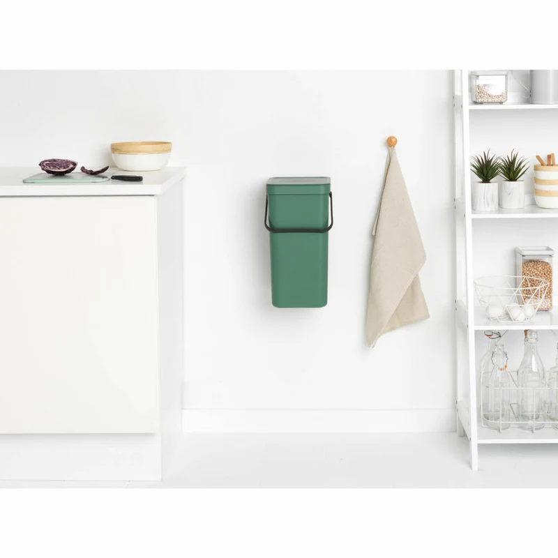 Brabantia Abfallbehälter Sort & Go, Abfalleimer, Mülleimer, Müllbehälter, Kunststoff, Fir Green, 16 L, 129827