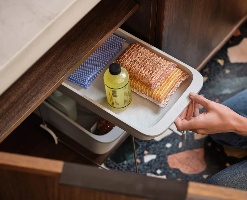 CupboardStore™ 2-stufiger ausziehbarer Putzschrank Storage Caddy aus recyceltem Plastik