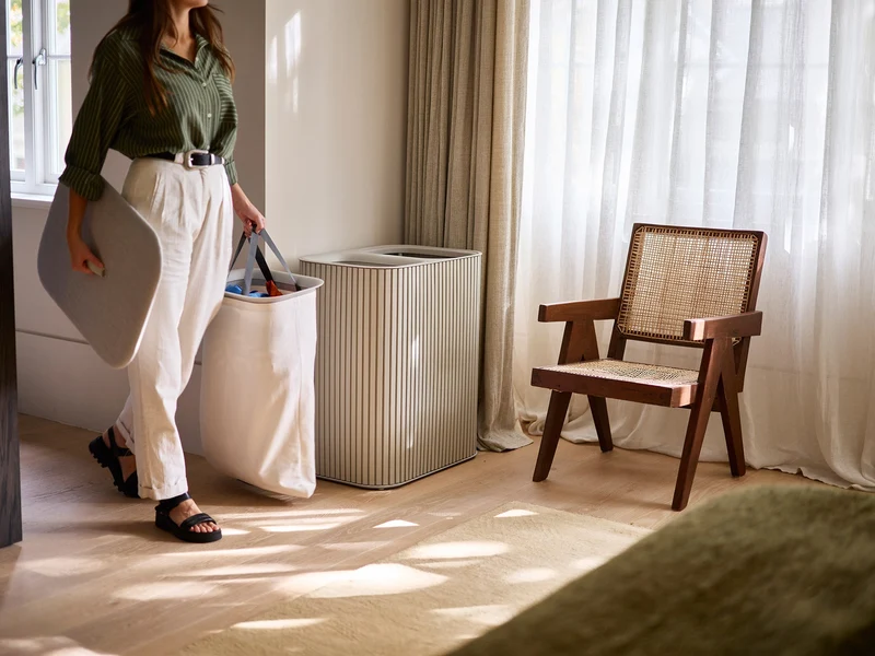 Tota Twin Luxe 90L Wäschetrennkorb mit zwei Fächern mit naturfarbenem Bambus-Finish