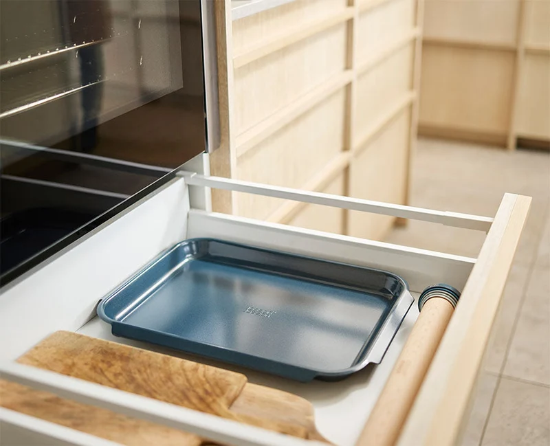Nest™ Bake – Großes Backblech mit Antihaftbeschichtung, in Blau