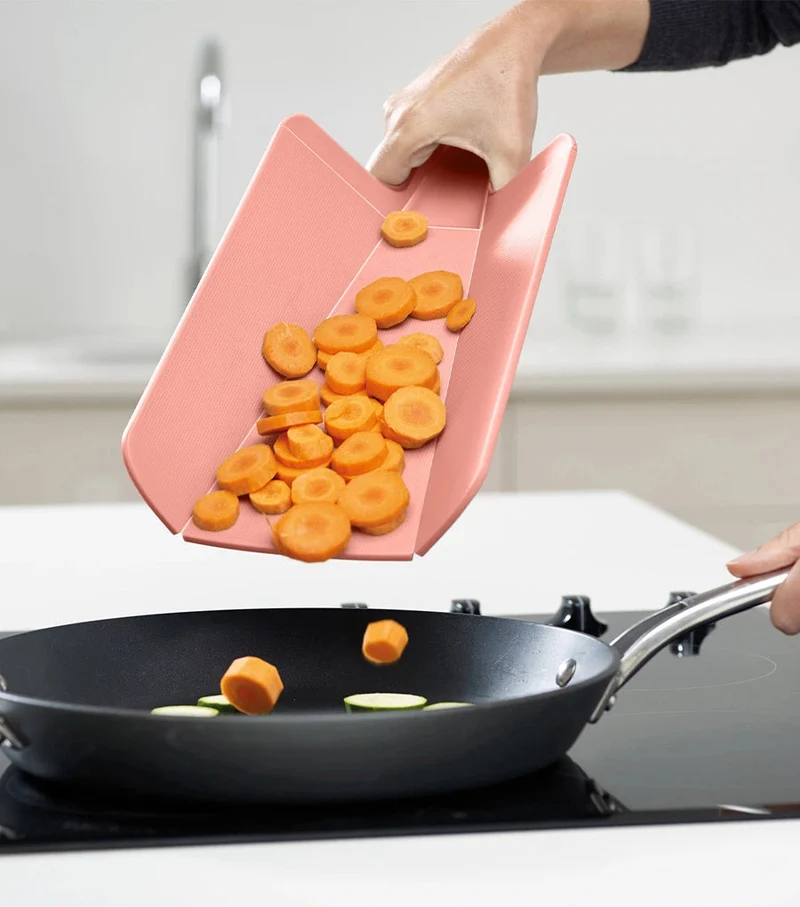 Chop2Pot™ Plus - Faltbares Schneidebrett