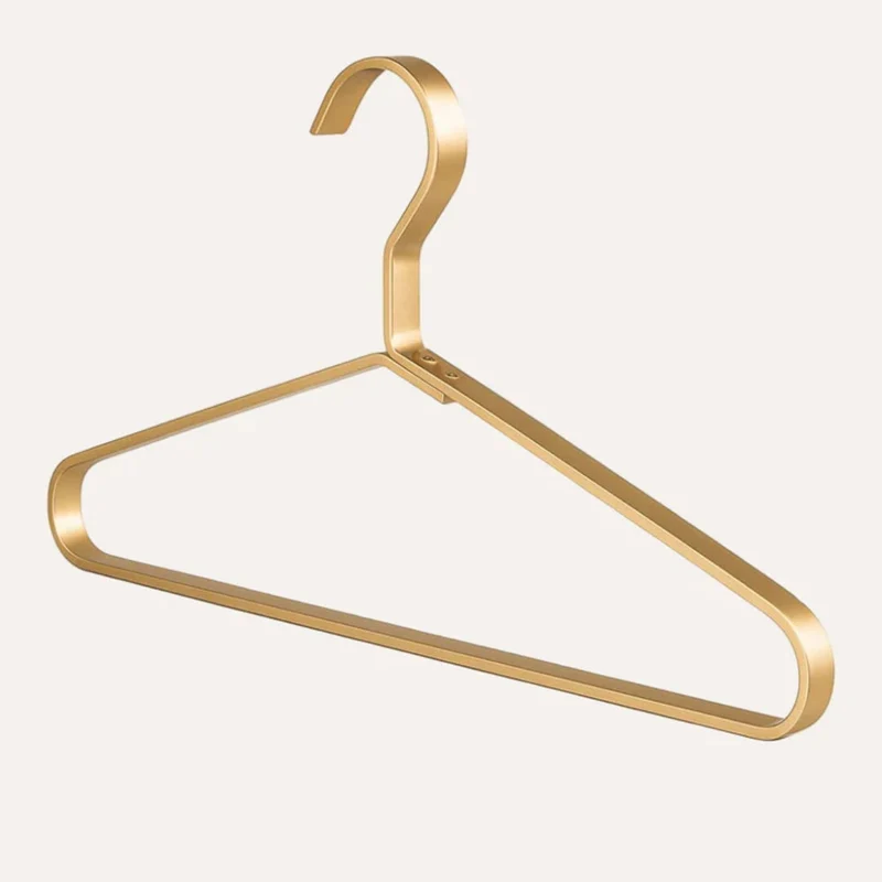 Cintres en Aluminium Élégants pour un Dressing Organisé