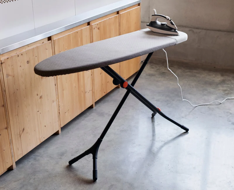 Glide 2 130cm Blasses Pilzbraun Leicht-Verstauendes Bügelbrett