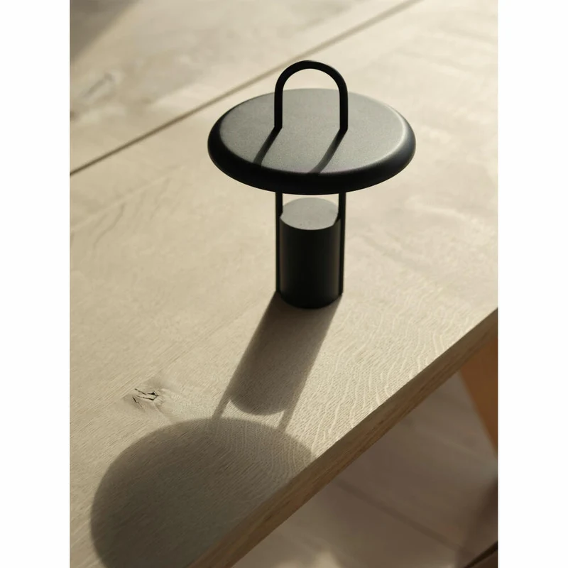 Stelton LED-Leuchte Pier Black, drahtlos, Ladung via USB, Eisen, Kunststoff, Schwarz, 25 cm, 614