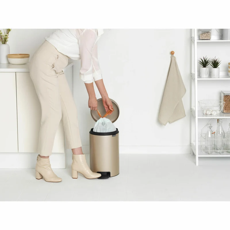 Brabantia Treteimer NewIcon, Abfalleimer, Mülleimer, Abfallbehälter, Stahl, Metallic Gold, 12 L, 304446