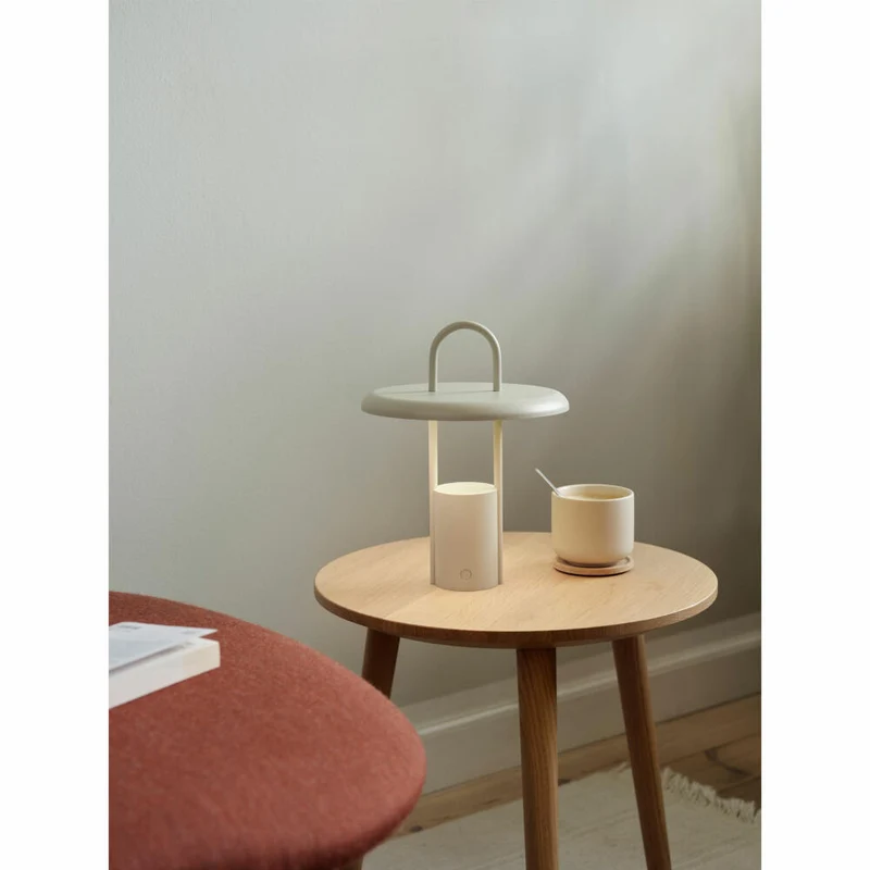 Stelton LED-Leuchte Pier Sand, drahtlos, Ladung via USB, Eisen, Kunststoff, 25 cm, 614-1