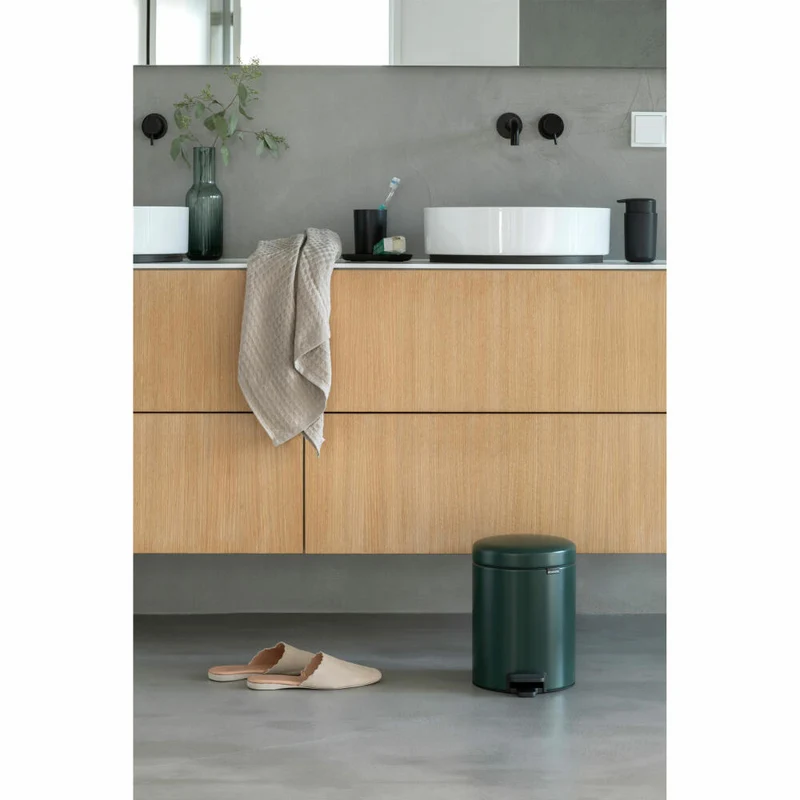 Brabantia Treteimer NewIcon, Kosmetikeimer, Mülleimer, Abfallbehälter, Stahl, Pine Green, 5 L, 304026