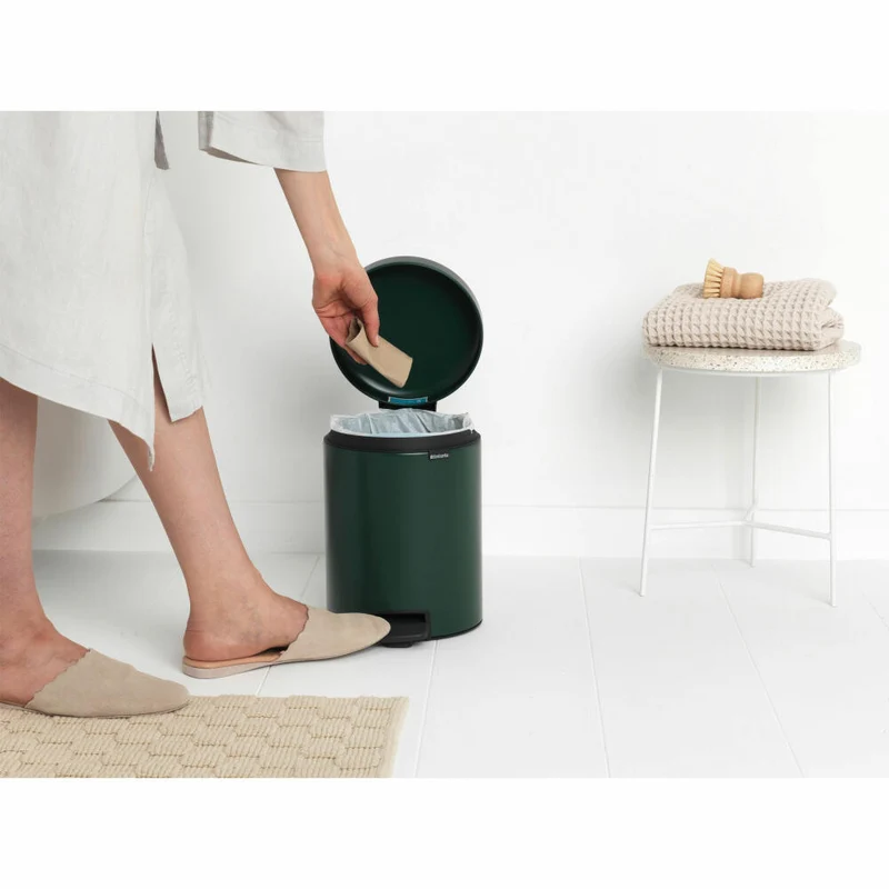 Brabantia Treteimer NewIcon, Kosmetikeimer, Mülleimer, Abfallbehälter, Stahl, Pine Green, 5 L, 304026