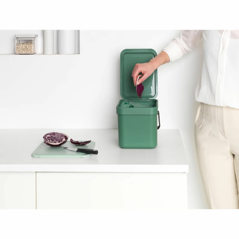 Brabantia Abfallbehälter Sort & Go, Abfalleimer, Mülleimer, Müllbehälter, Kunststoff, Fir Green, 6 L, 129841