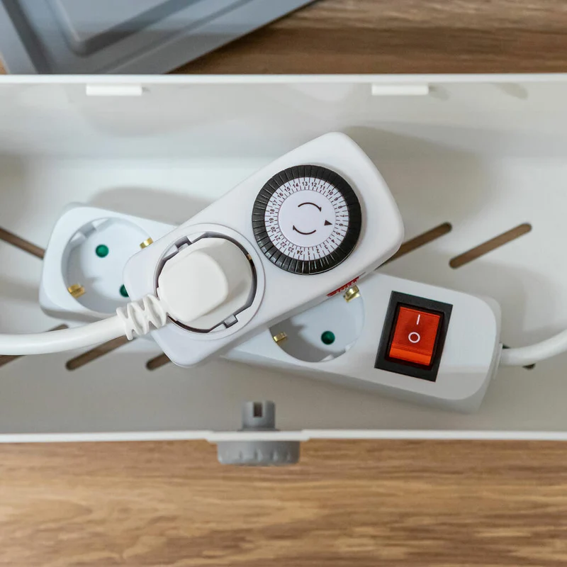 reer CableGuard Kabelbox, für Steckdosenleisten, Kindersicherung, Kinder Sicherung, 78020